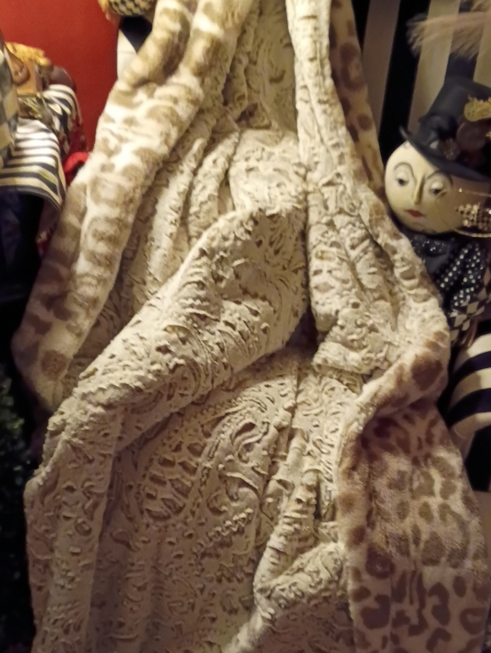 New Minky Exclusive Paisley And Barncat On Other Side Mega
